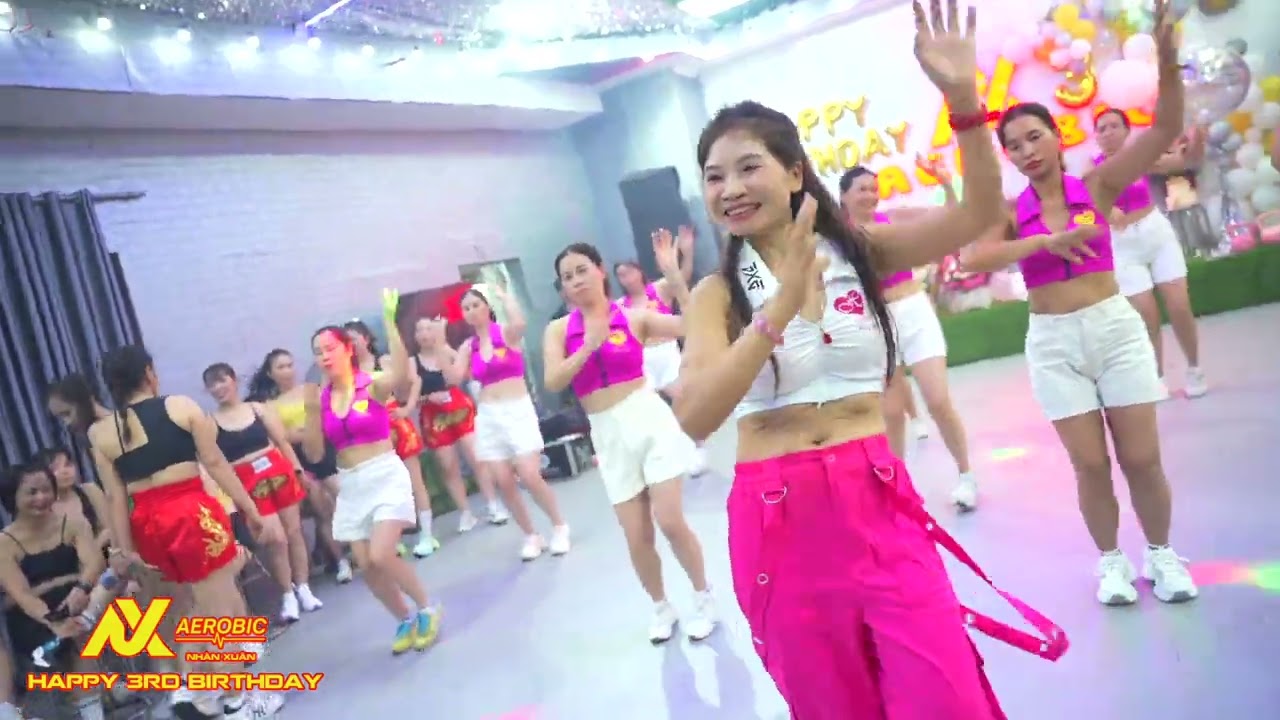 CLB NHÀN XUÂN AEROBIC SINH NHẬT 3 NĂM THÀNH LẬP 12