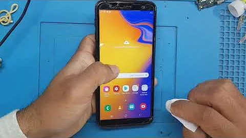Pode limpar a tela do celular com álcool?
