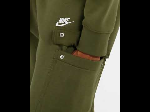 Nike Sportswear Club