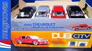 Welly and Jada Toys 1:24 Chevy Avalanche Diecast Collectibles With Opening Features!