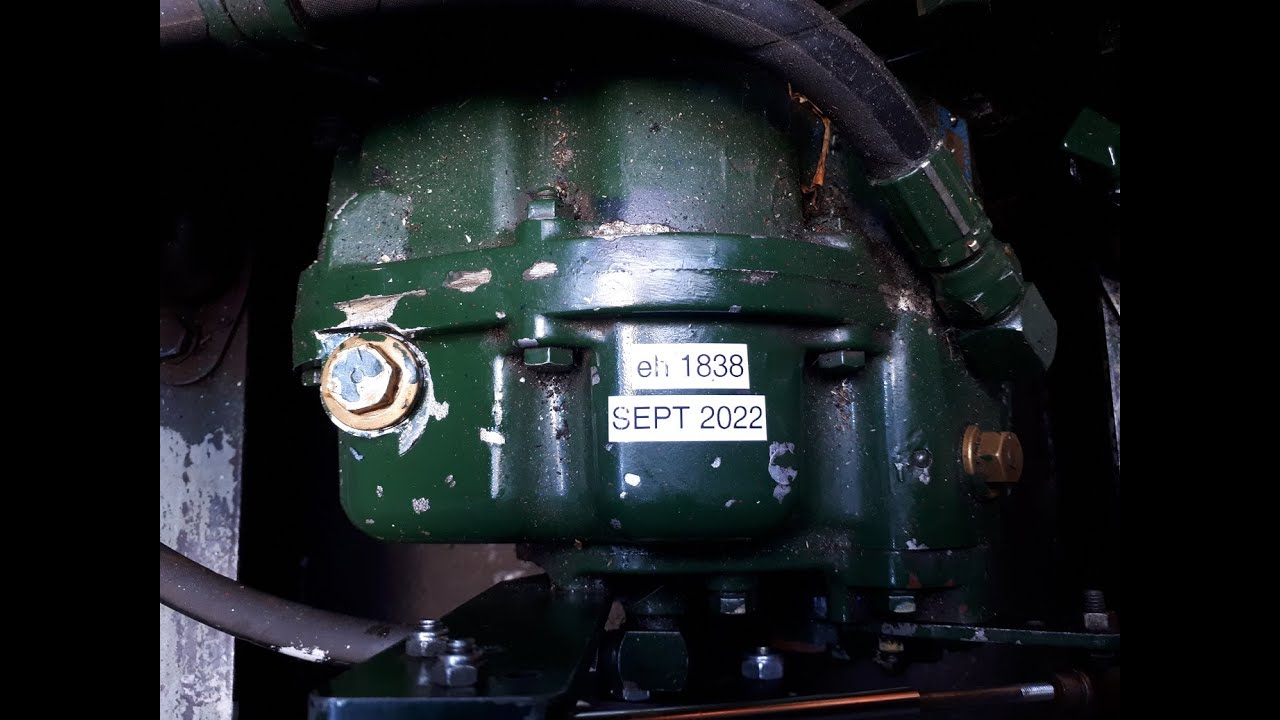 40 Change the oil on a PRM150 narrowboat gearbox YouTube