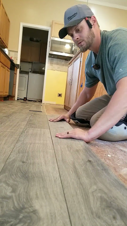 installing laminate is super easy! #flooring #laminateflooring #diy