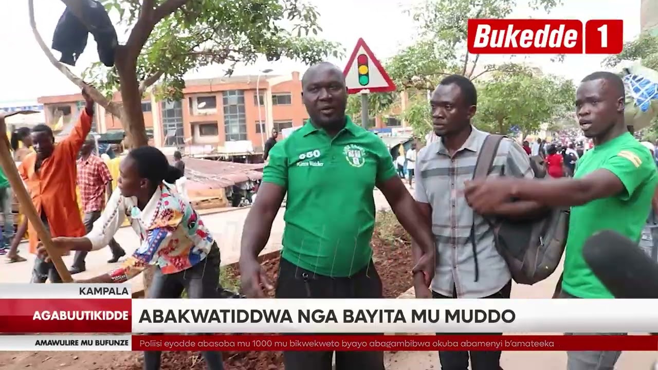 Agabuutikidde: KCCA  egobye ababuulira enjiri ku nguudo  Abayita mu muddo baweereddwa enkumbi.....