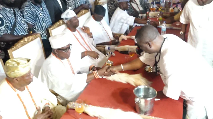 K1 DE ULTIMATE BOWS TO GREET THE KINGS AT OBA OLOWORO'S 1YEAR  CORONATION ANNIVERSARY