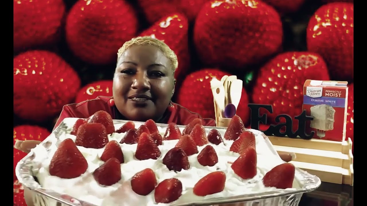 Strawberry Jello Poke Cake