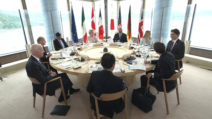 Leaders join working lunch at G7 summit | AFP - DayDayNews