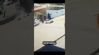 Колесо от КамАЗа сбило женщину и мужчину в Краснодарском крае. #аварии #shorts  #новостионлайн