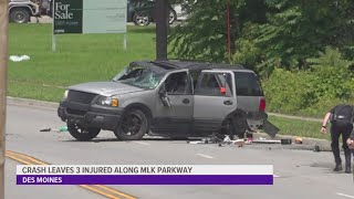 Des Moines police respond to crash at MLK Jr. Parkway and Bennett Avenue