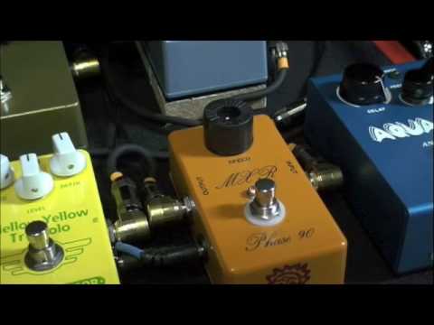 Analogman Chorus & Phase 90 / Mad Professor Tremolo/ Victoria 45410 / Bill Nash Strat