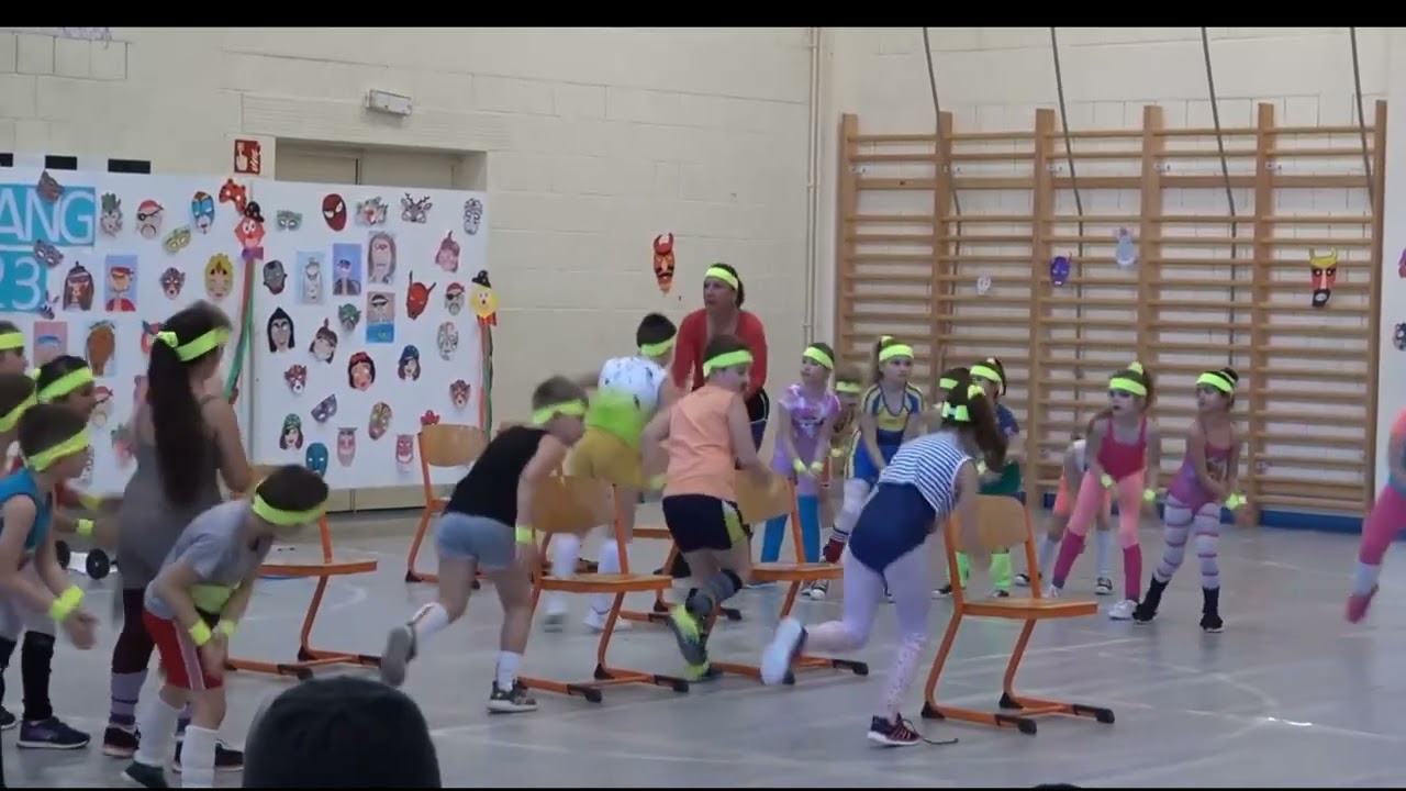 Footloose (Farsangi tánc - 2.osztály)