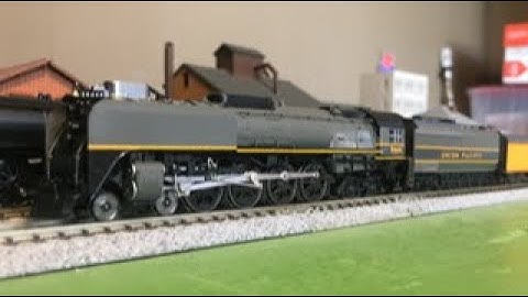 N scale Digitrax SDXN146K4 sound decoder install in a Kato FEF 3 4-8-4 Greyhound scheme.