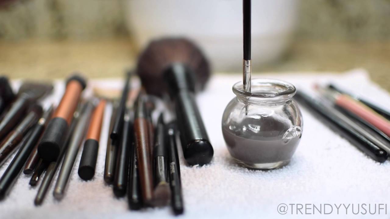 How To Clean Makeup Brushes Like a PRO - YouTube