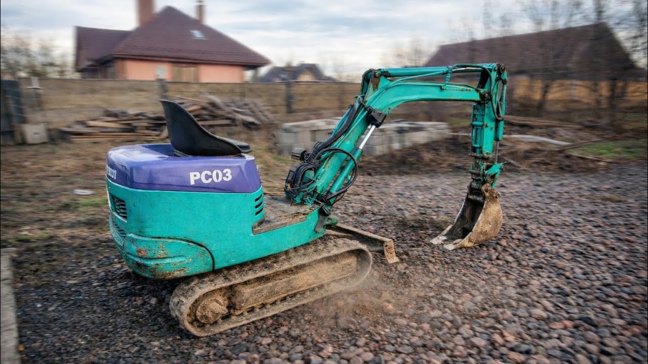 My Old Japanese Komatsu Mini Excavator Still Works Perfectly