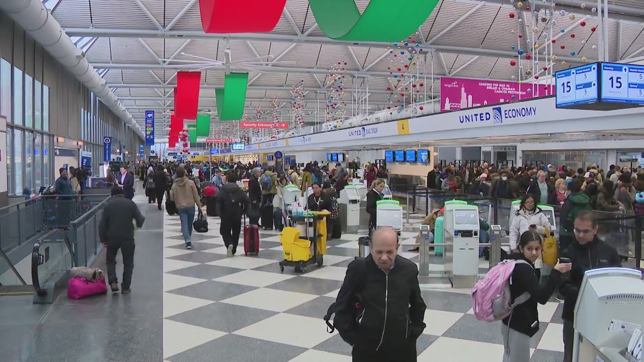 More than 560 flights canceled at Chicago O'Hare as winter storm moves ...