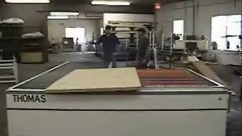 Thomas Manufacturing Return conveyor with Optional Turning Attachment.wmv