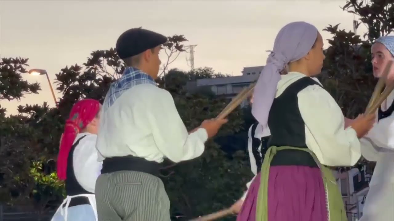 Blanes estreny llaços amb el País Basc a través de la dansa tradicional