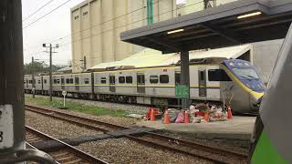 110/12/12日1218次900型區間車富岡進站+出站 2213次神之豪愛車富岡進站