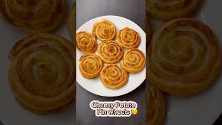 Cheesy Potato Pin Wheels🥔😋|Snacking Hack👩🏻‍🍳|Quick and Easy|Mouthwatering👌🏻#pinwheel#baking