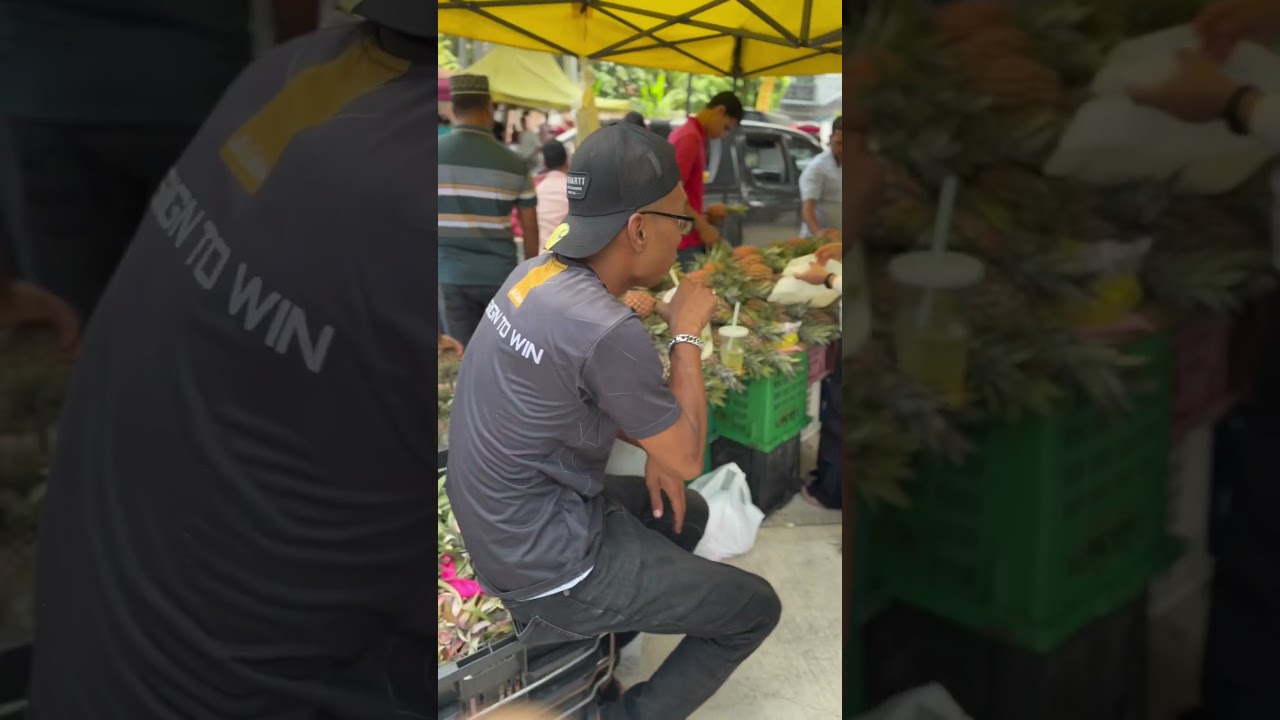 First Jumaa prayer in Malaysia. The dars that I shot was before the Friday cermon.