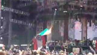 Guns N’ Roses – It’s So Easy Live at Download Festival 2006