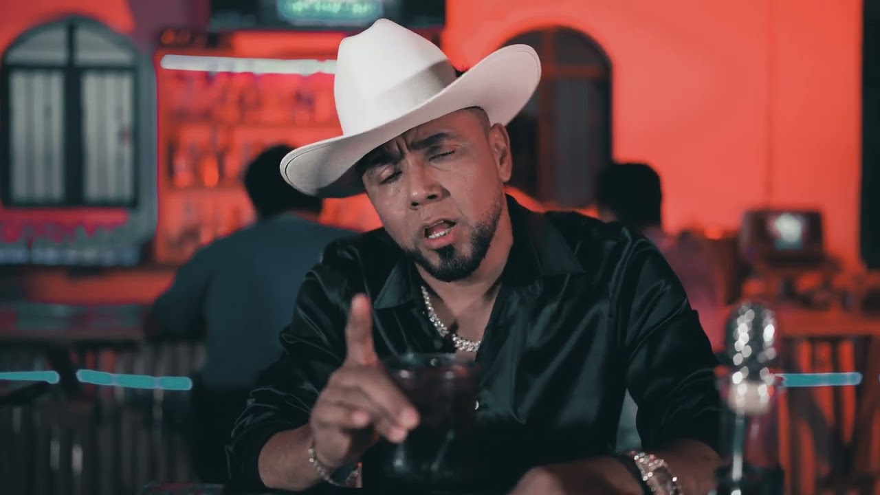 Cris Mejia - Acento Michoacano               (Video Ofcial  2025)