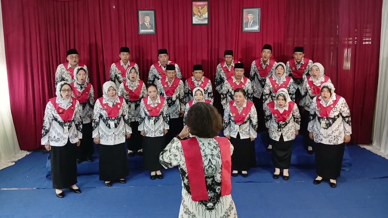 Paduan Suara Cabang PGRI Kroya - Mars PGRI dan Rujak Uleg, Porsenijar PGRI Cilacap Tahun 2025