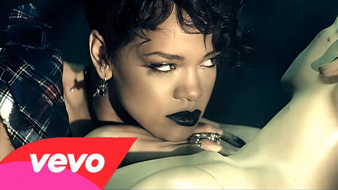 Rihanna - Disturbia (Official Video) Rihanna - Disturbia (Official Video)
