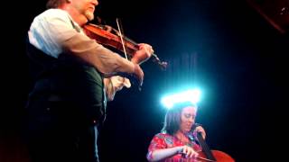 Alasdair Fraser & Natalie Haas - The Pitnacree Ferryman Alasdair Fraser & Natalie Haas - The Pitnacree Ferryman