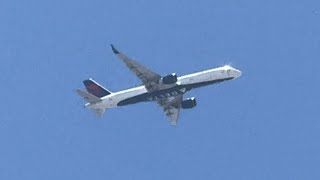 Plane Spotting Over Orange County, California by AZ Roblox & Vlogs 99 views 2 weeks ago 2 minutes, 55 seconds