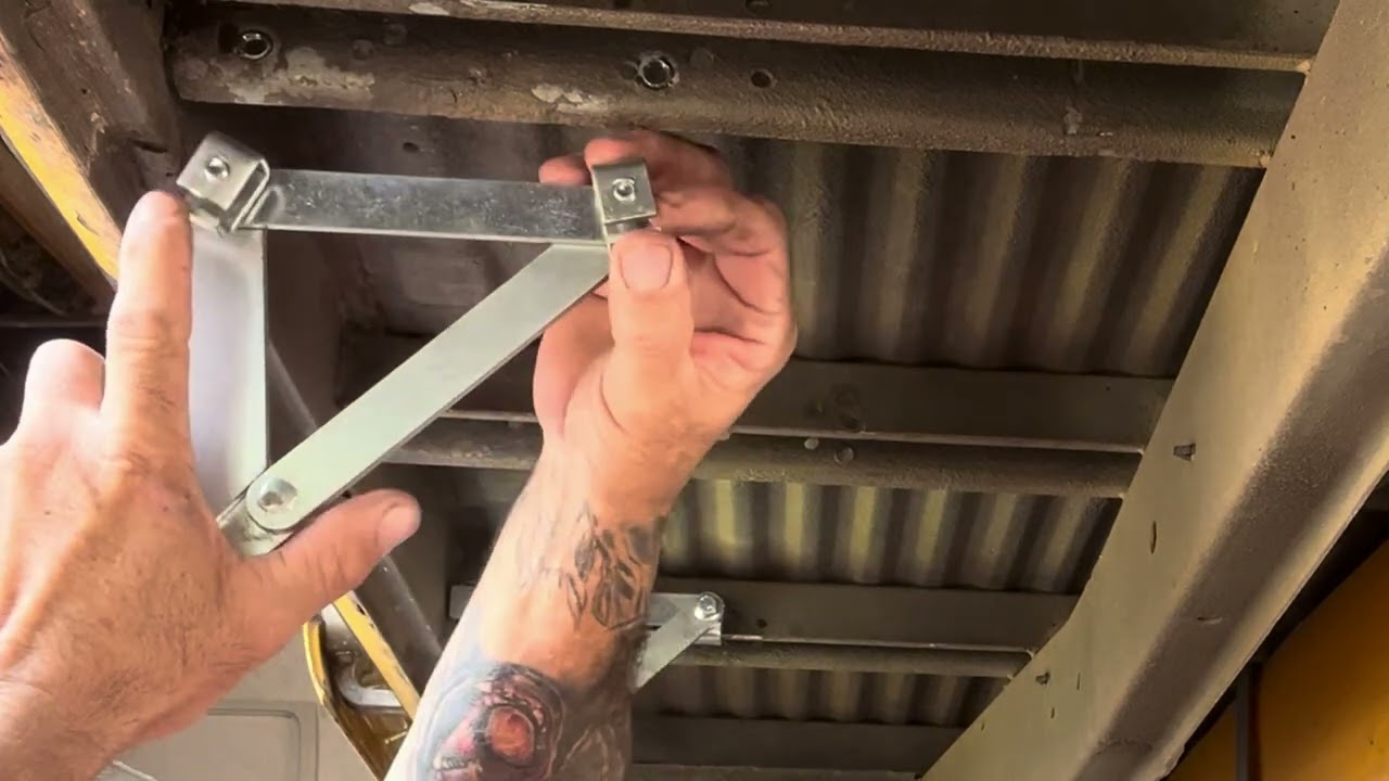 Degrau/Escada retrátil para kombi