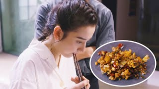 Girl found the exclusive recipe of the Kung Pao Chicken and helped top chef solved the crisis!