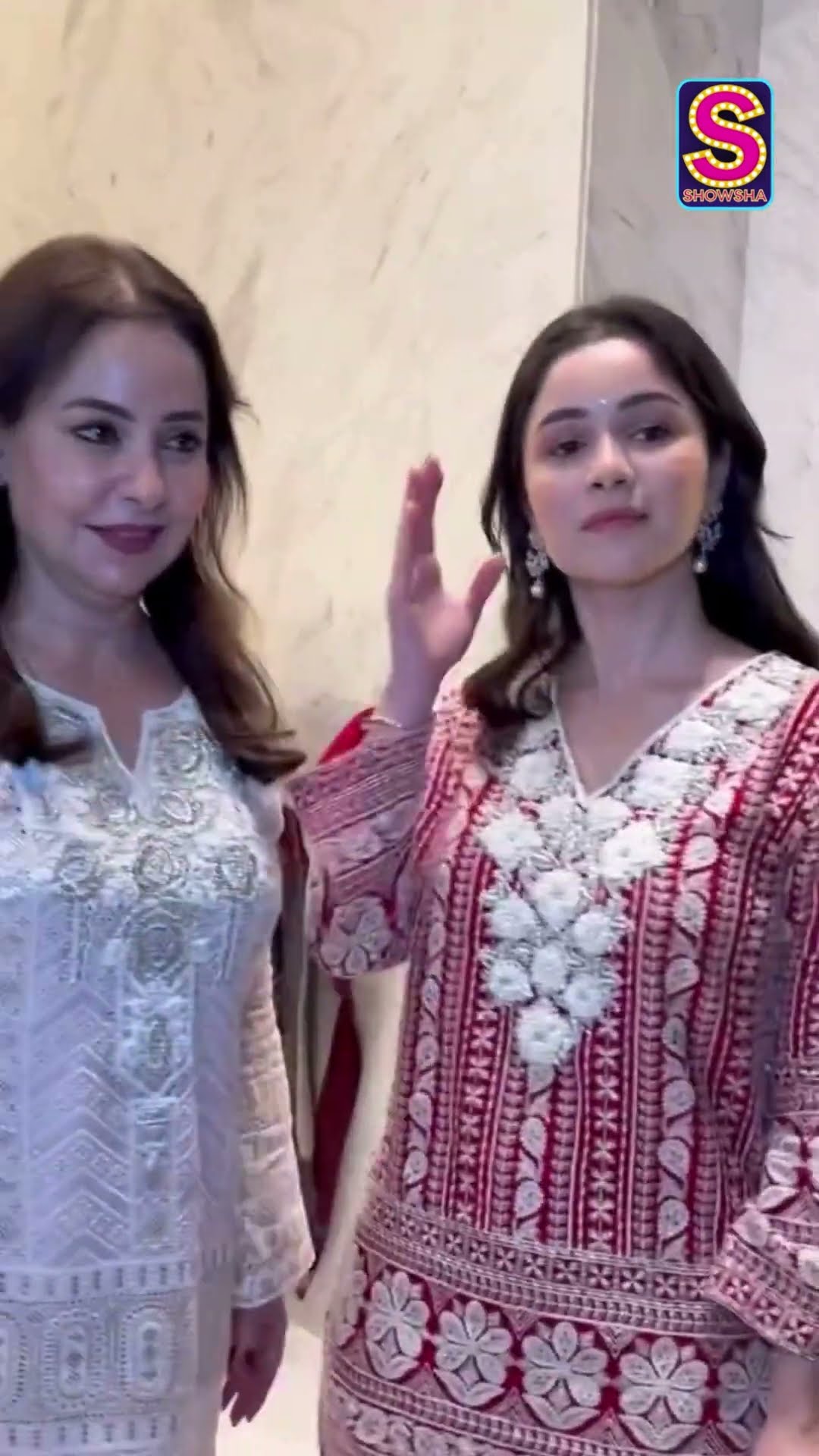 Sara Tendulkar \u0026 Anjali Tendulkar Shine In Embroidered Co-ord Set, Gets Papped In Town N18S #Shorts