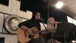 Franky Sahilatua - Kemesraan cover by: Narko dan Heny at Triple Three Coffee