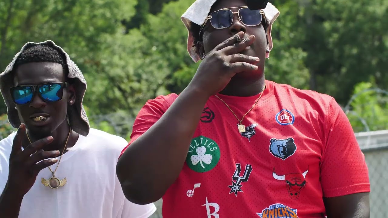 ANT JONES TABLE TURN MIC SCENE