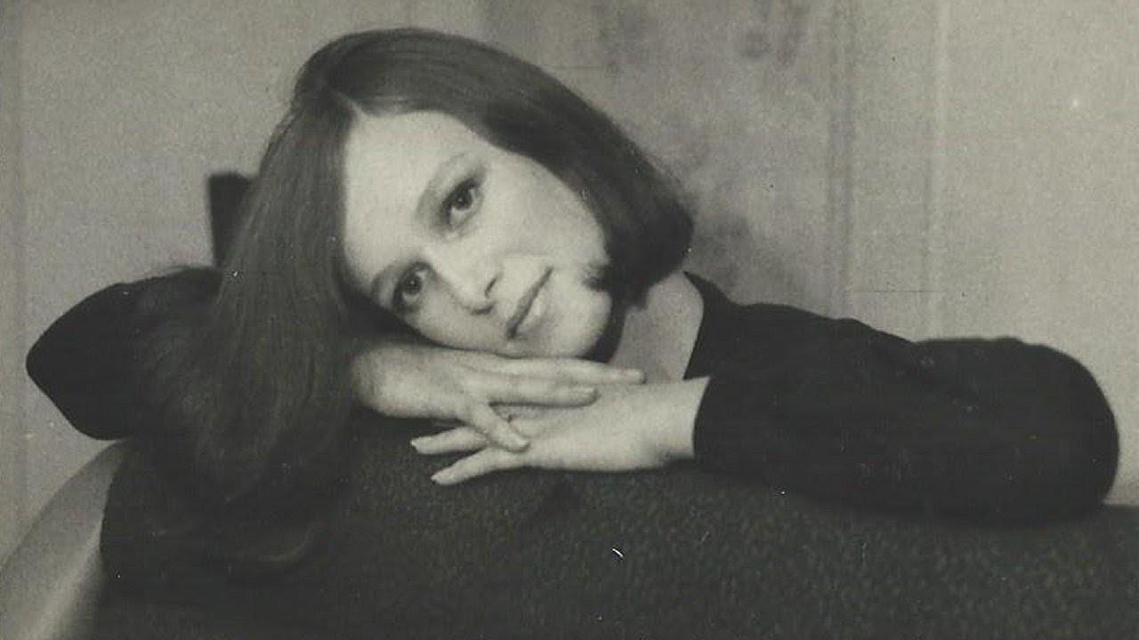 Caroline - YouTube