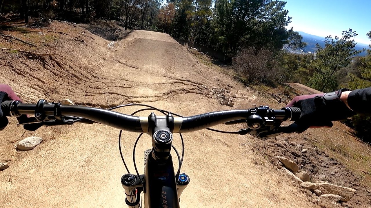 Stromlo mountain biking (upper 'Vapour' trail) Stromlo MTB 1440p