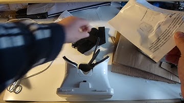 RIEM 3 Virtual Reality VR 3D Video Glasses For iPhone + Bluetooth Controller CB - Unboxing