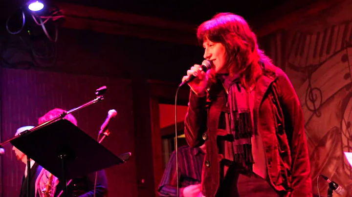 Cheryl Wyatt singing "Me & Bobby McGee" at the Chi...