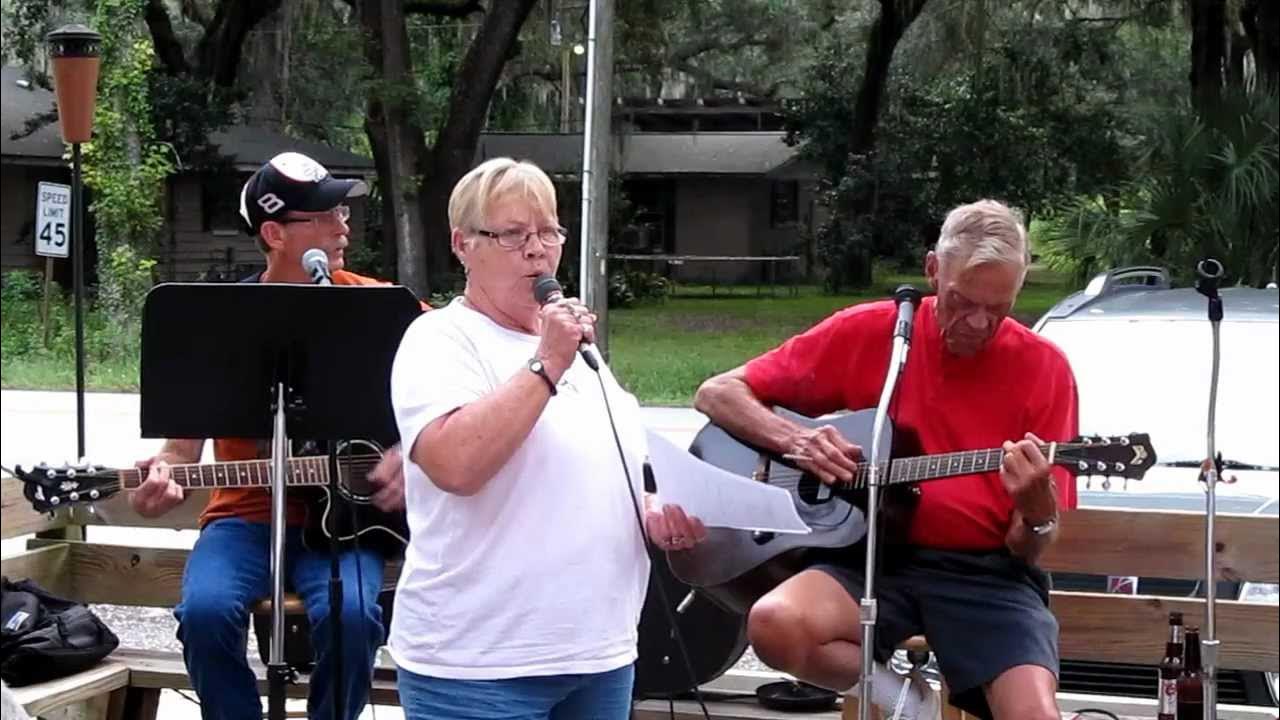MVI_0412.MOV DARLENE HOLLEY AT CATFISH JOHNNY'S YouTube
