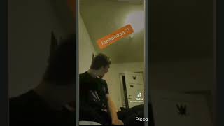 Thomas Jaaa? Follow Tiktok Namexdnewvideoofficial