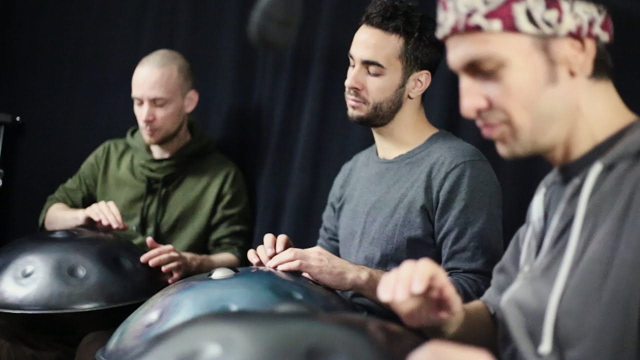 David Kuckhermann, Manu Delago, Nadishana. Spontaneous jam, hang (drum) and handpan