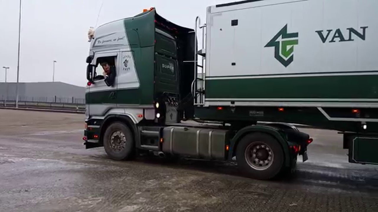 Scania R620 V8 | Loading bierborstel | Van Triest Veevoeders Hoogeveen