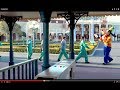 グーフィー、キャストを先導してゴミ箱にぶつかるｗ（開園前グリーティング TDL）