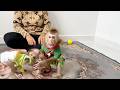 Little Baby Tauch Very Brave Playing With Older Sister Sara