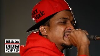 Mumbai rapper Divine changes up traditional tune of Indian music - BBC News chords