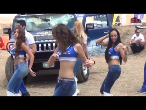 El baile de las modelos Corona