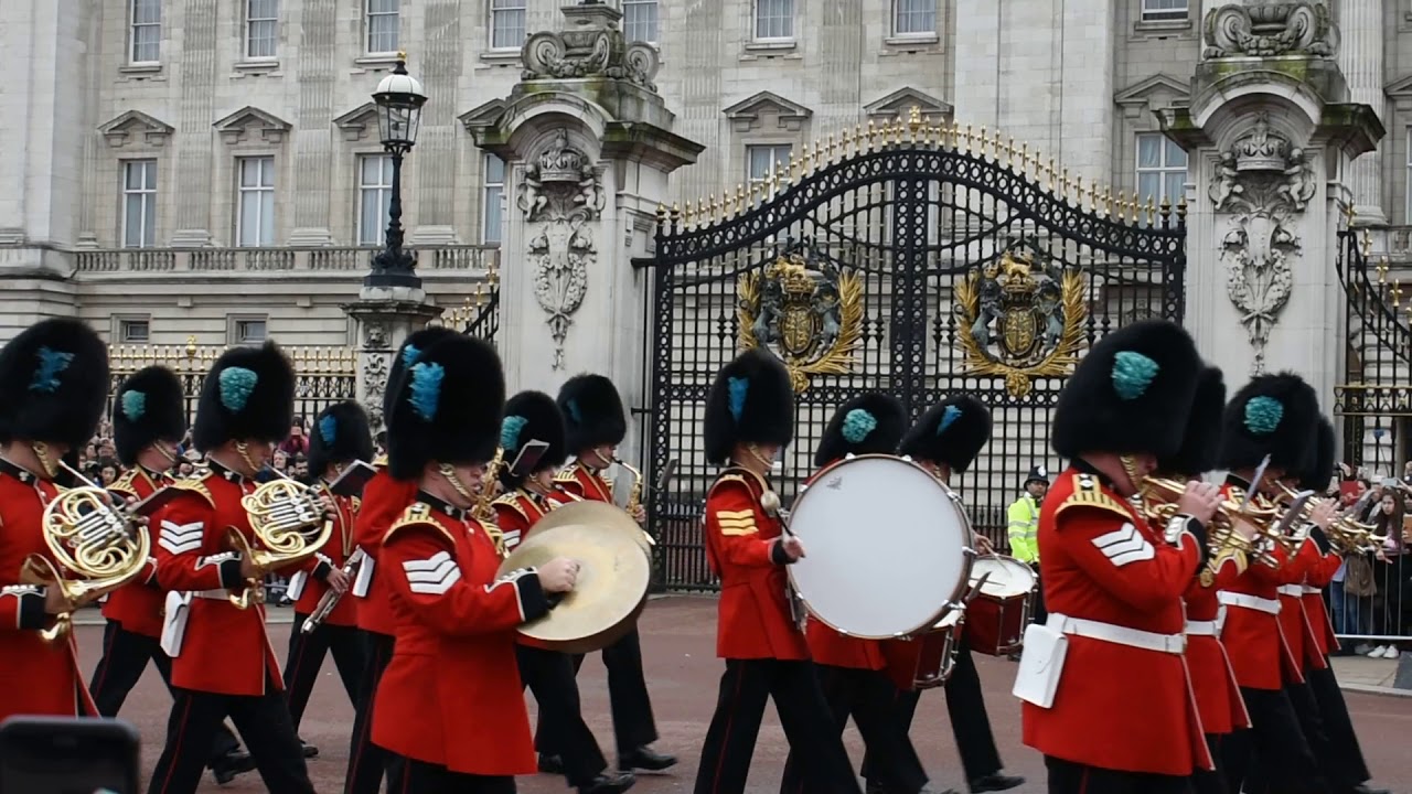 後悔しないロンドン観光 バッキンガム宮殿衛兵交替式 はココから観よう トラベルジェイピー Youtube