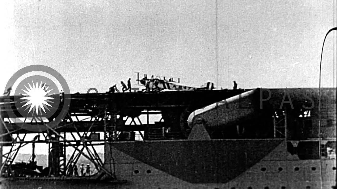 Early aircraft carriers USS Langley and USS Saratoga in 1925