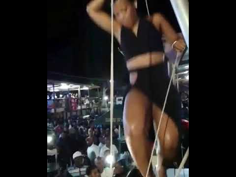 Download Zodwa Bantu exposed her pussycat on stage