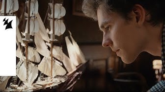 Lost Frequencies feat. Janieck Devy - Reality (Official Music Video)